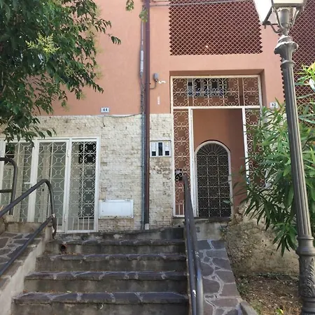 In Centro A 5 Minuti Dal Mare דירה אלסיו