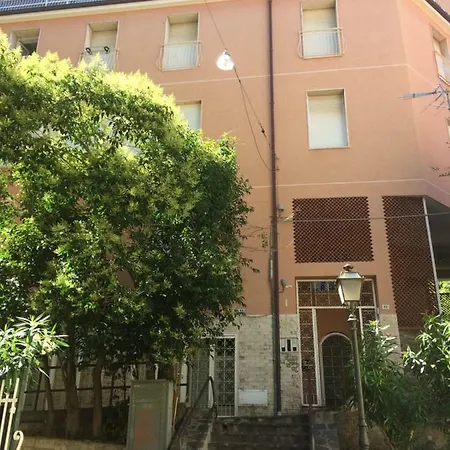 In Centro A 5 Minuti Dal Mare אלסיו